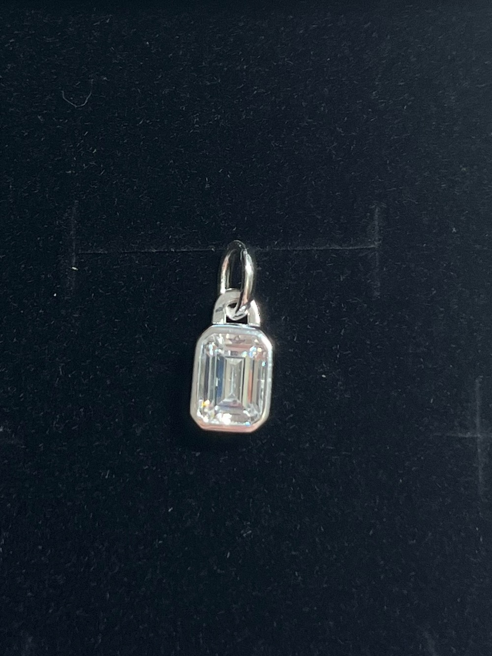 New Hillberg & Berk mini sparkle pendant. 925 Sterling silver. Authentic.